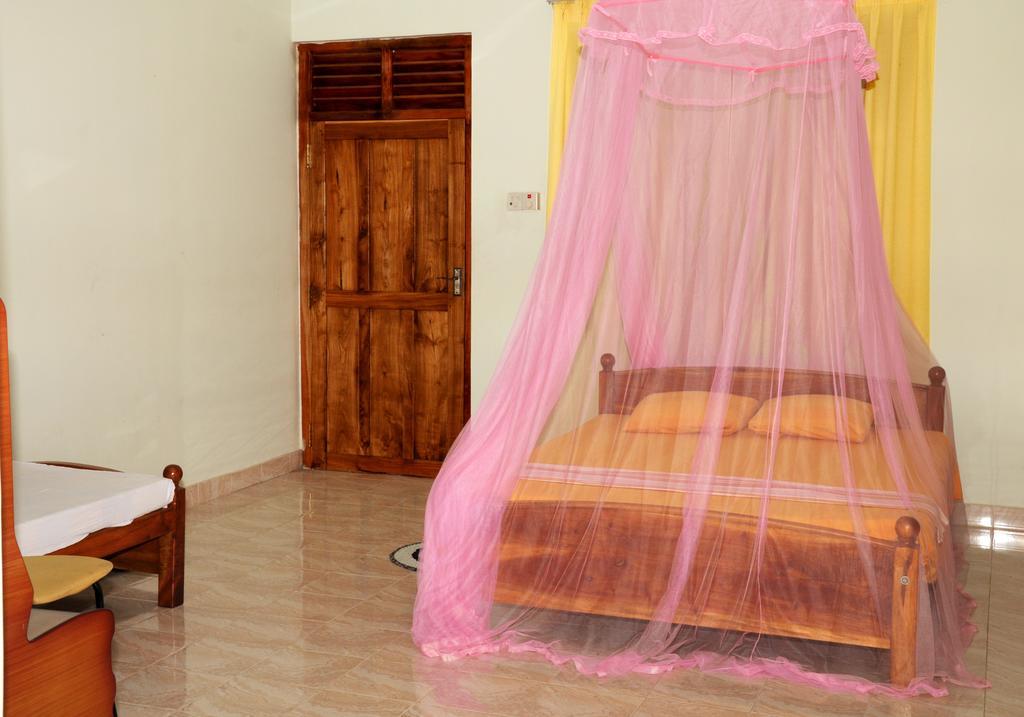 Tissa Resort Tissamaharama Habitación foto